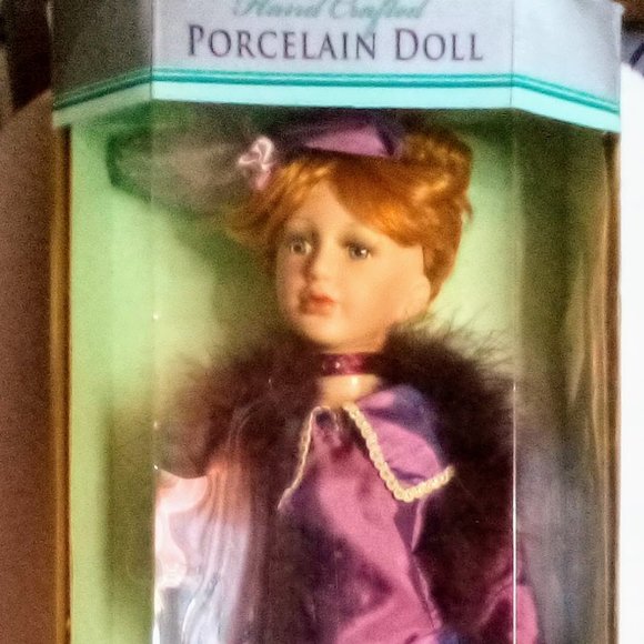 💜 Vintage Birthstone Collection Porcelain HandCrafted Doll (Amethyst) Febuary - Picture 16 of 16
